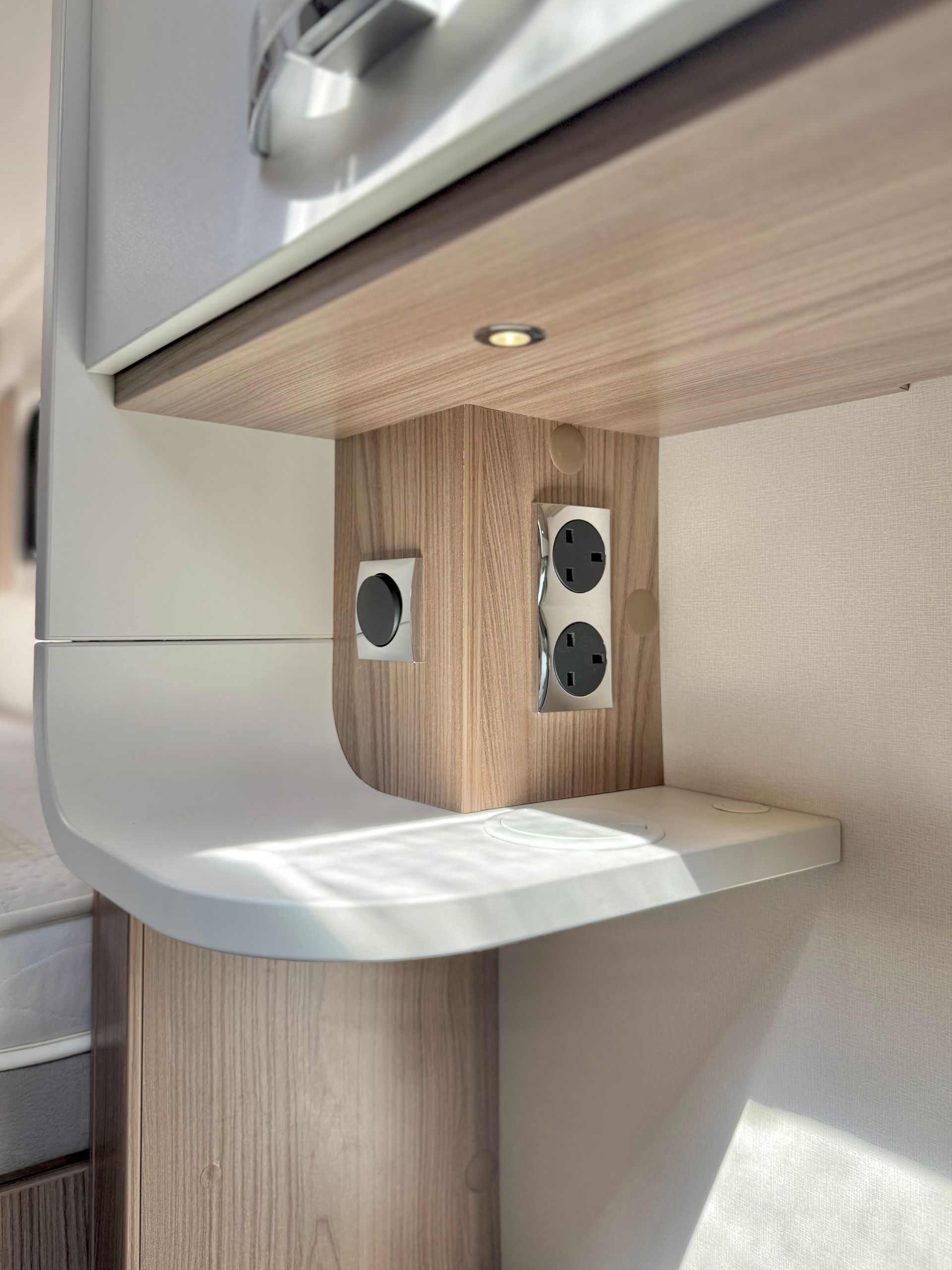 Fiat Ducato Swift Escape 684 - 4 Berth Motorhome For Sale - Automatic Transmission, onboard kitchen with hob, oven, grill, microwave, beautiful kitchen area, plug points