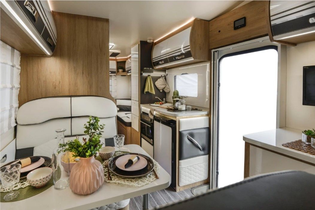 motorhome rental, automatic, motor home rental, auto-matic, auto roller 746 roller team