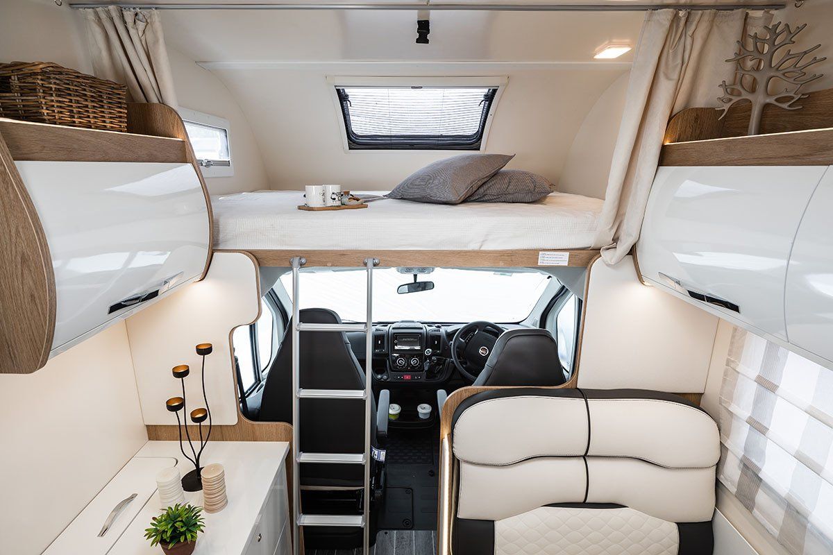 automatic motorhome hire, motorhome rental companies, uk, london, essex, kent, south, east, england, ar 746 mobile home,