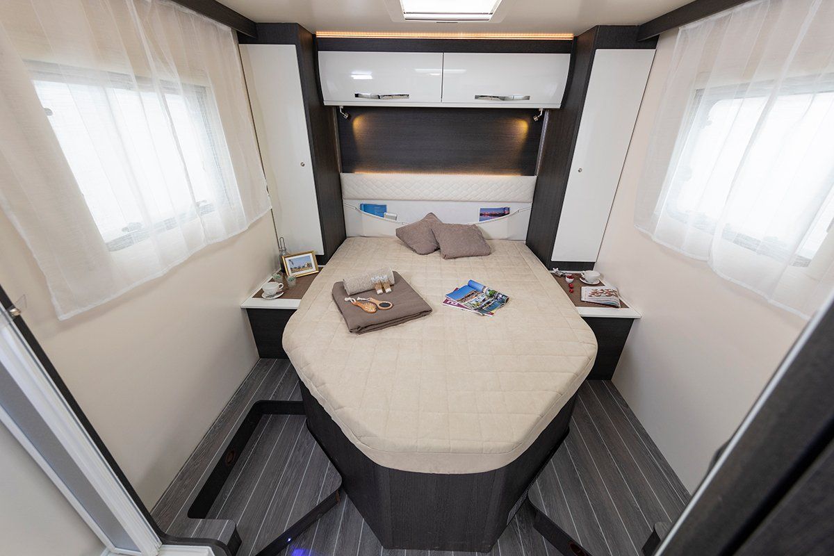 automatic, motorhome hire, campervan rental, zefiro 696,