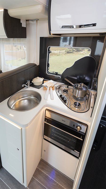 automatic, motorhome hire, campervan rental, zefiro 696,