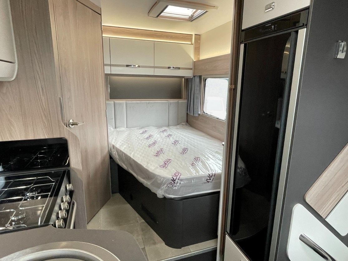 swift voyager 564 motorhome French bed