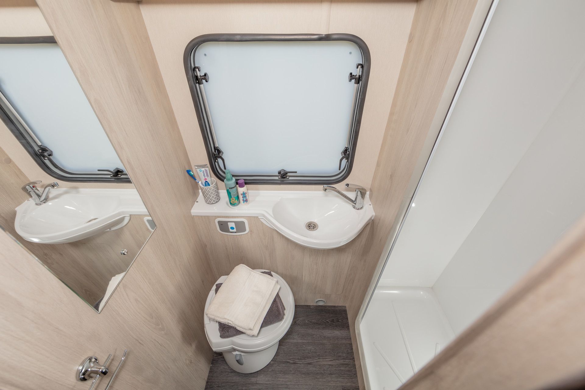 Hire a Auto-trail Expedition C72 motorhome rental  for 2, 3, 4, 5 people touring holidays travel uk and europe, festival, F1, Glastonbury, Latitude, family, half term, summer, winter, luxury, camping,