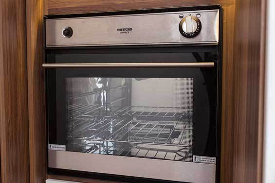 auto roller 707 motorhome hire, uk, london, essex, kent