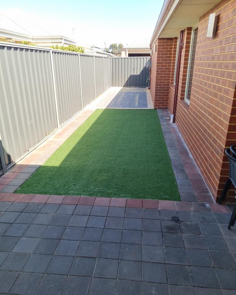 backside outdoor small lawn