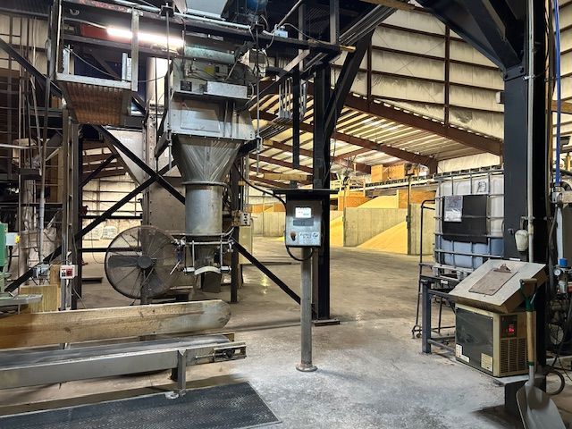 A large fertilizer manufacturing facility