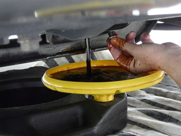 Dirty Engine Oil | Mountain Tech Inc. in Oregon City, OR