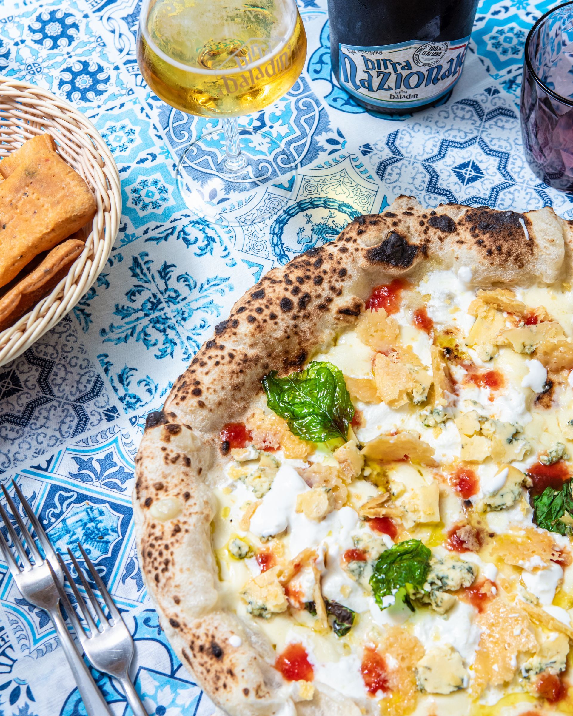 Pizza con patate e carciofi