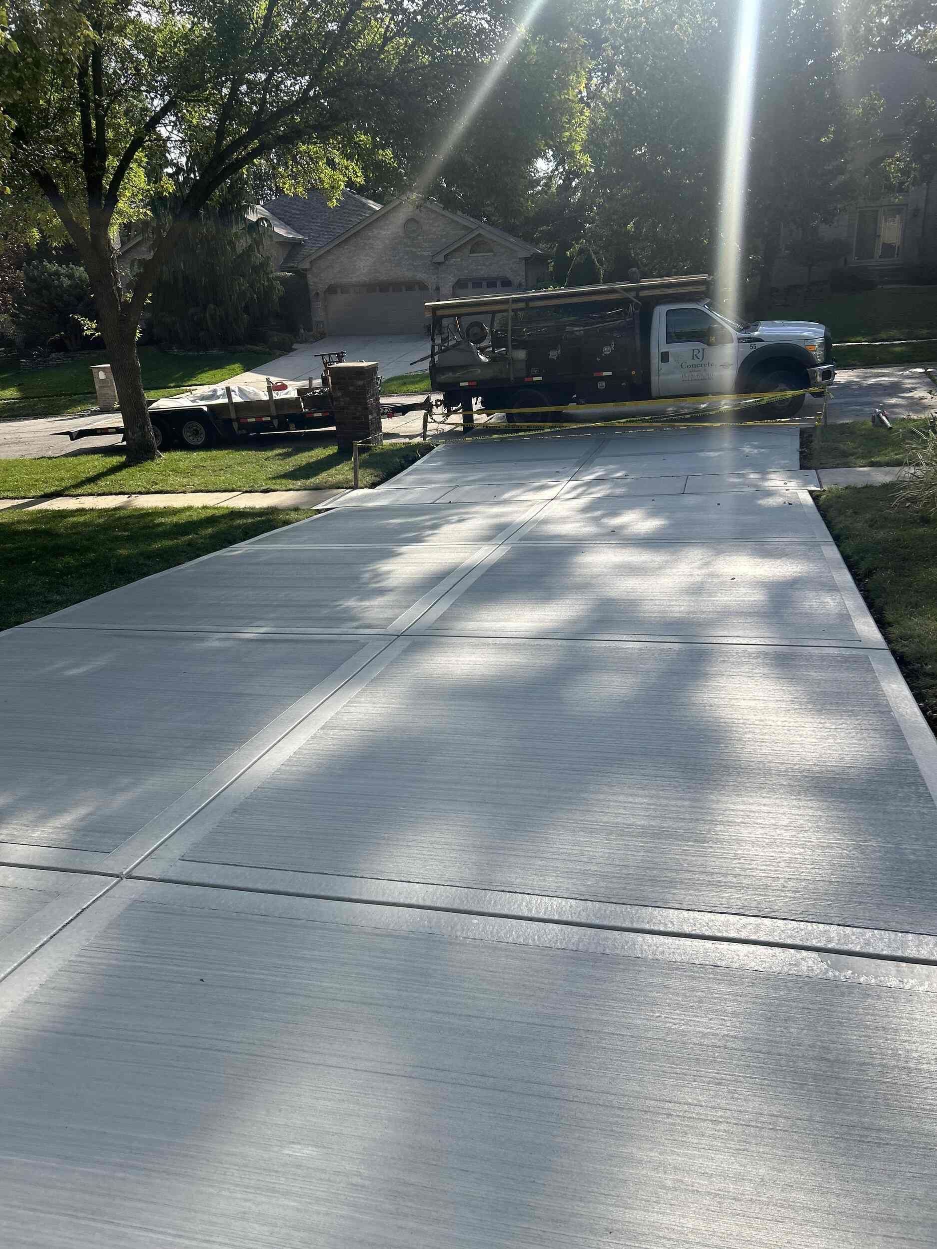 concrete driveway Addison IL