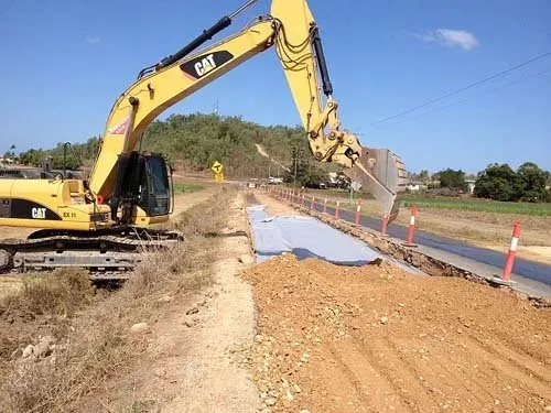 Warrens Hill Road Truck | Woree, Queensland | Cheshire Contractors