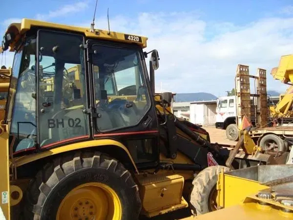 Side View of a Multipurpose Loader | Woree, Queensland | Cheshire Contractors