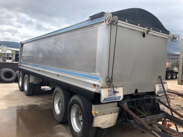Trailer Side View | Woree, Queensland | Cheshire Contractors