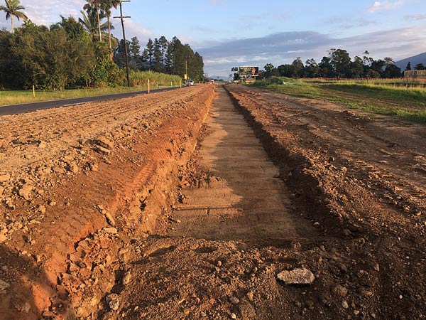 Dirt Trench for Bruce Highway Centre Line Widening | Woree, Queensland | Cheshire Contractors
