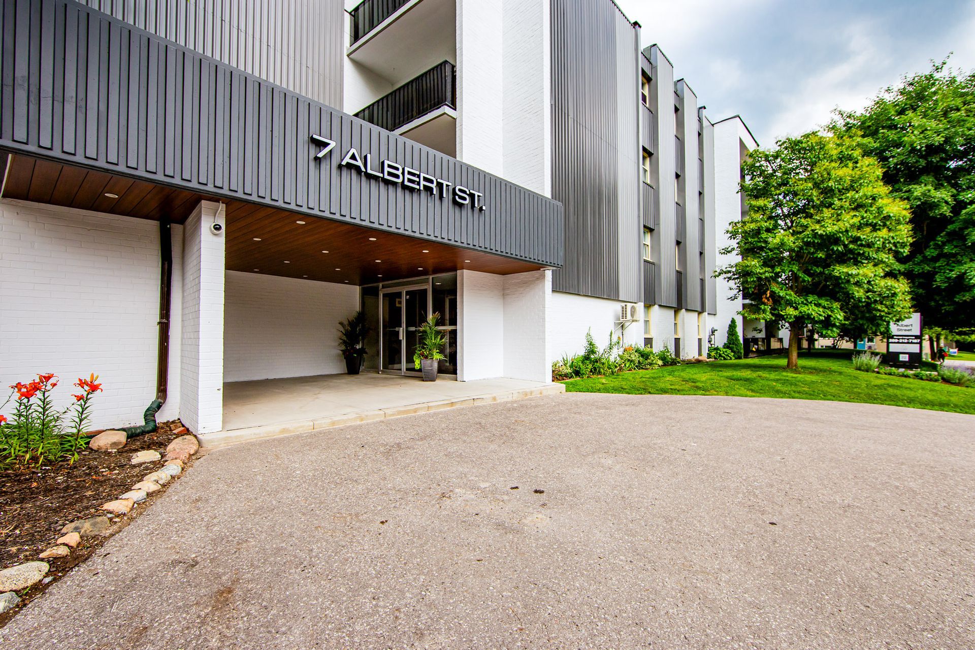 Renovated Suites For Rent in Stouffville 7 Albert St.