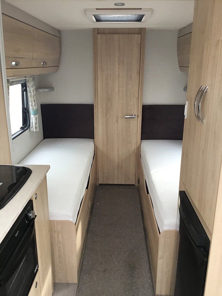 Elldis Explorer 2016