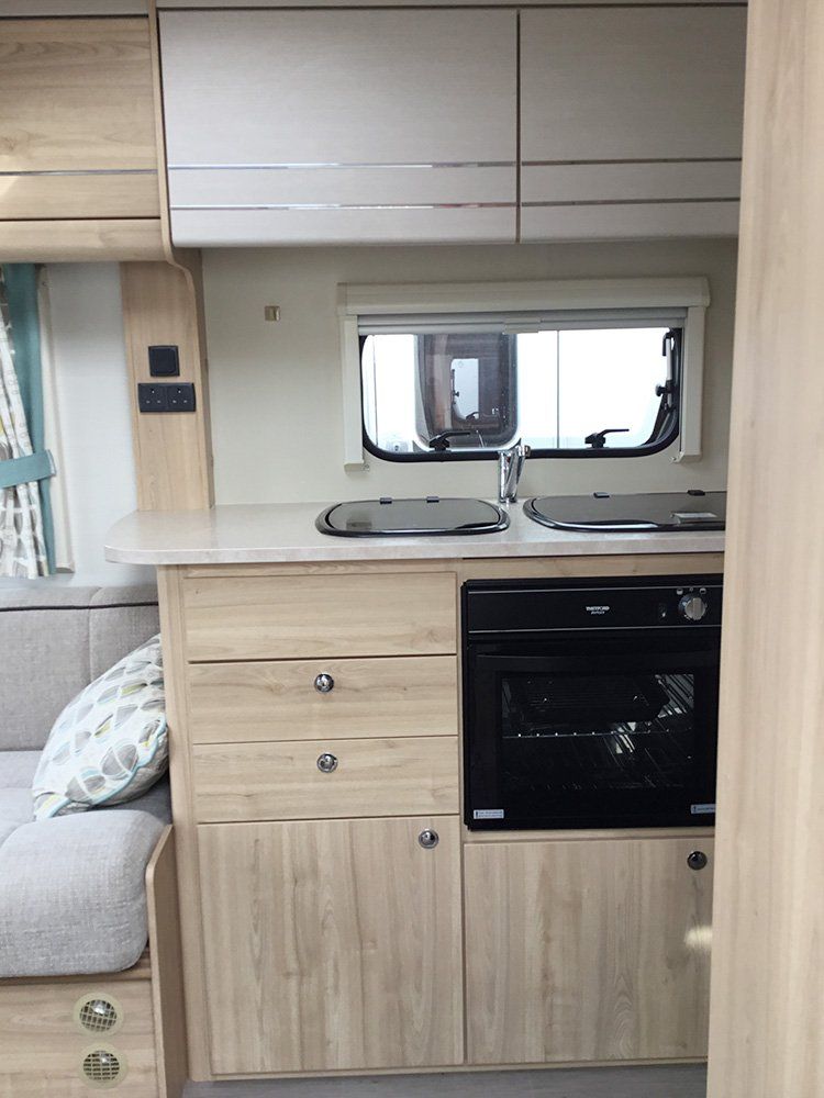 Elldis Explorer 2016