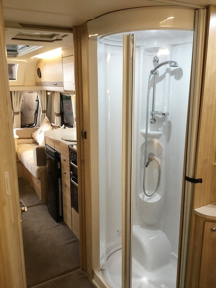Elldis Explorer 2016