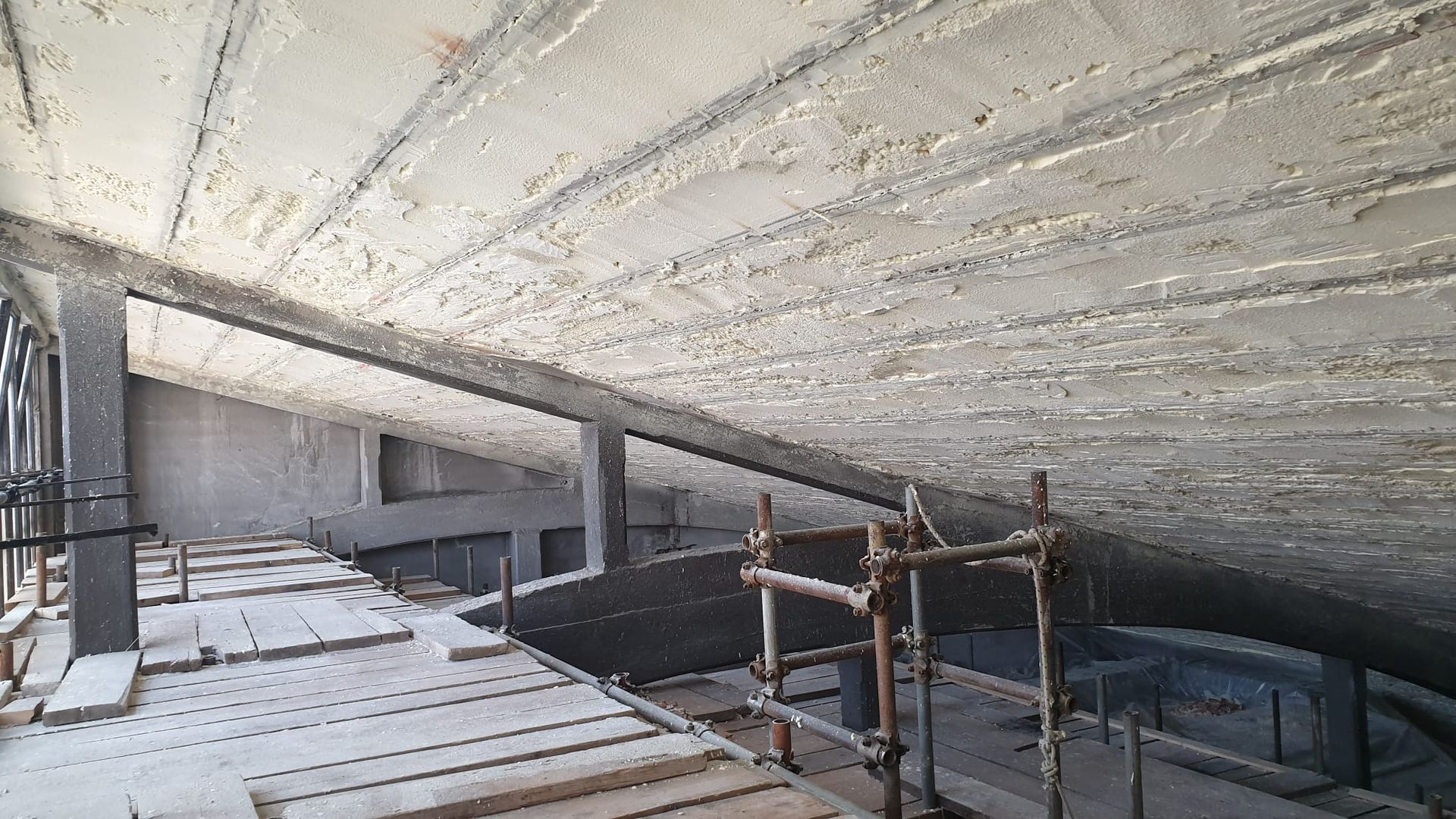 Isolamento termico in Poliuretano Espanso parte interna Furgoni, Camper e Roulotte