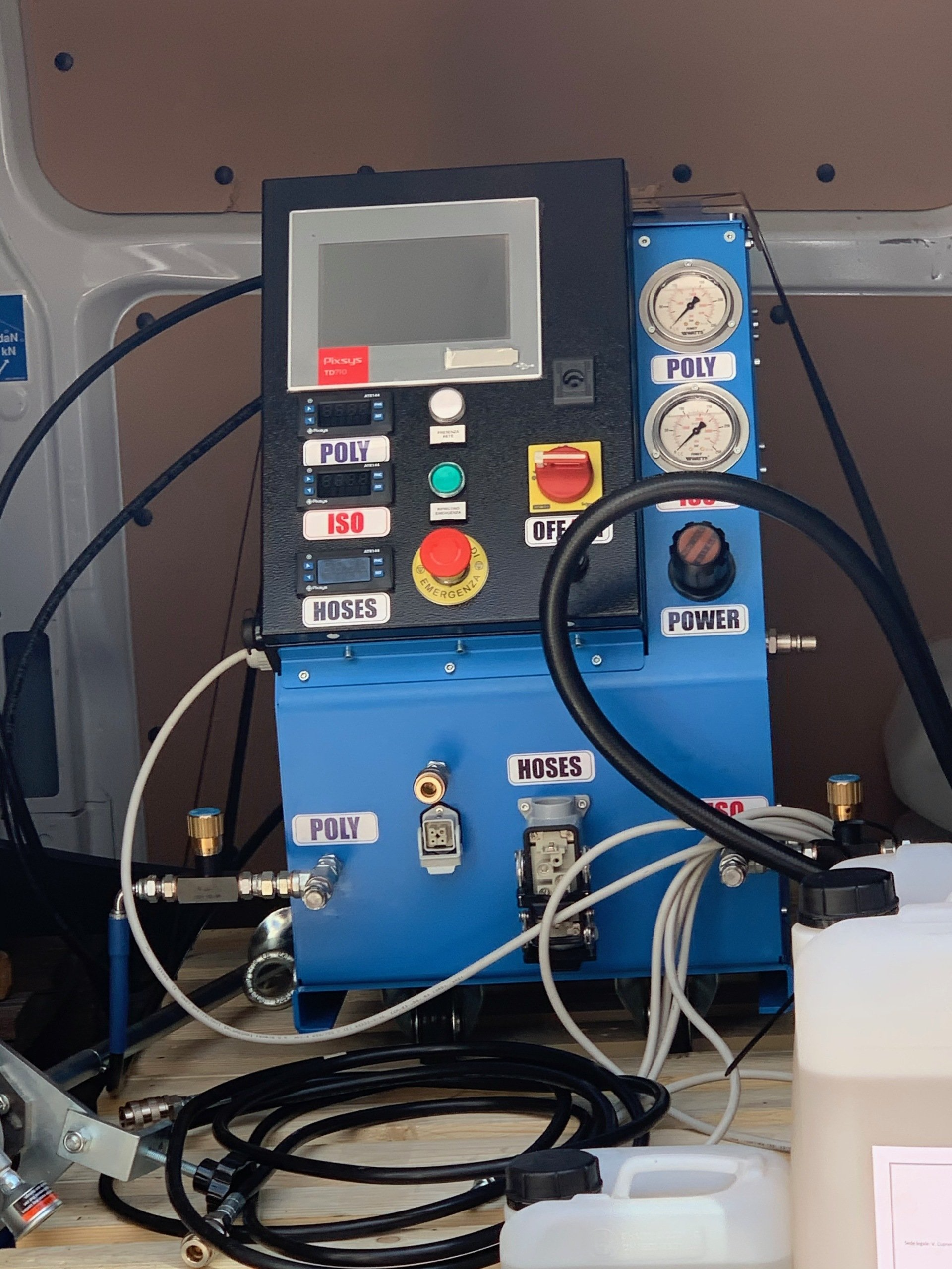 impermeabilizzazione copertura capannone con Poliurea a Spruzzo