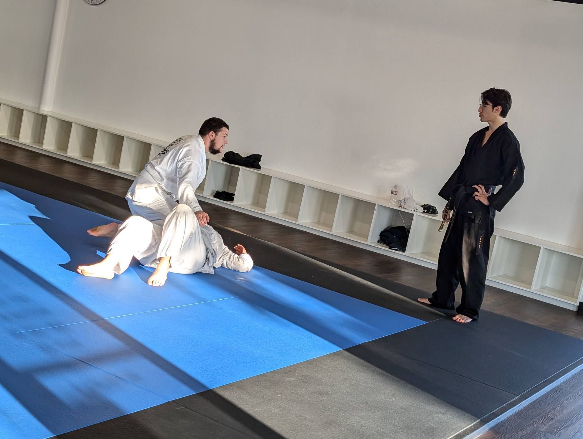 The word placeholder is on a gray background.