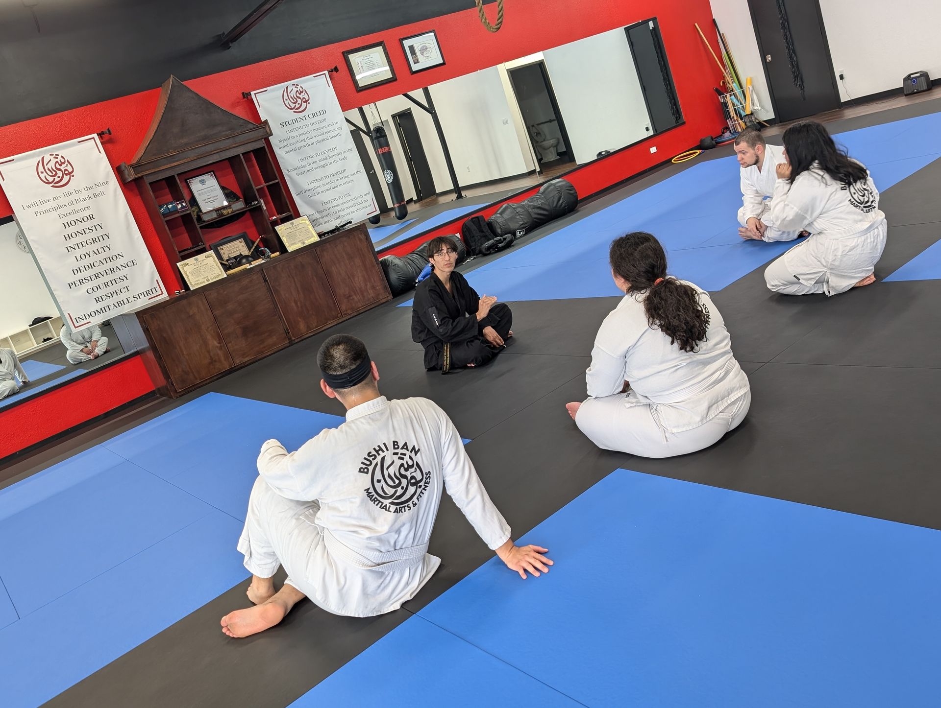 The word placeholder is on a gray background.