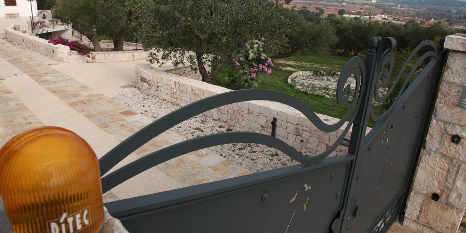 cancelli ad anta battente automatici