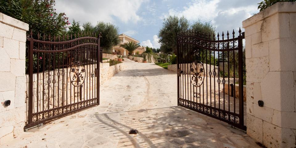 cancelli ad anta battente