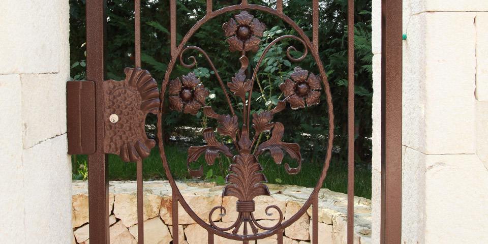 cancelli in ferro decorato