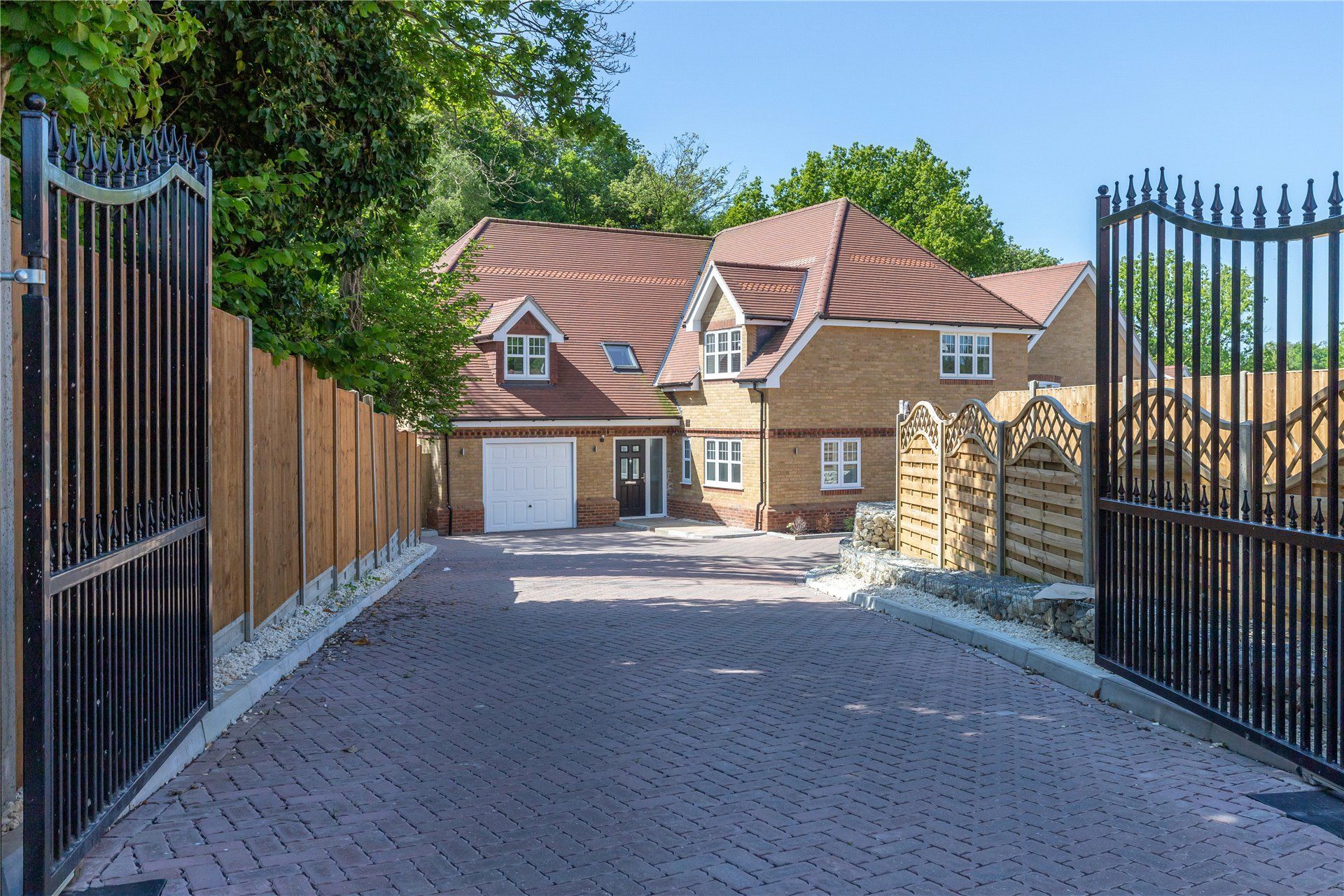 Mushroom Castle, Winkfield Row