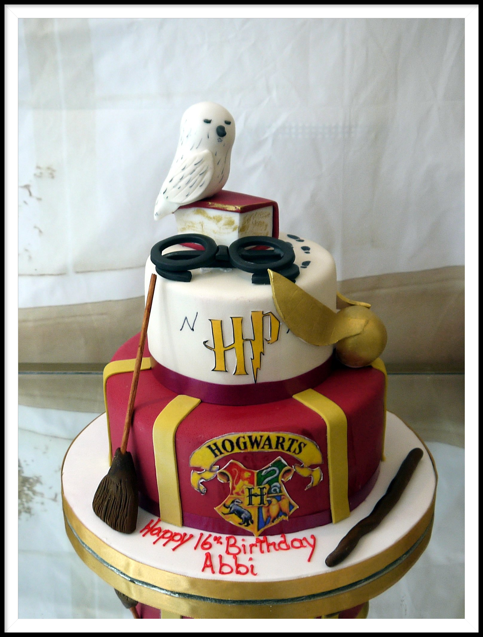 2 tier Harry Potter cake