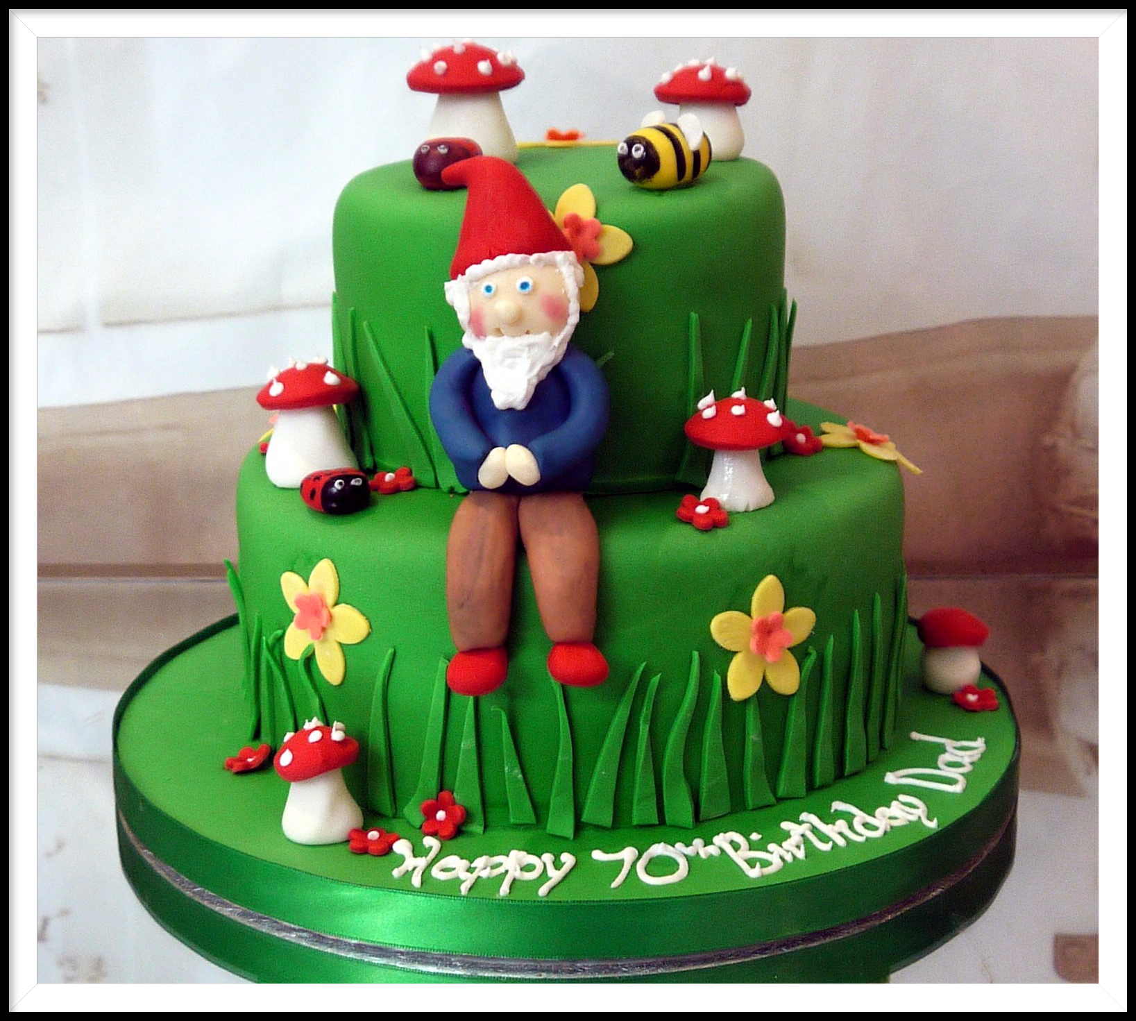 garden gnome cake