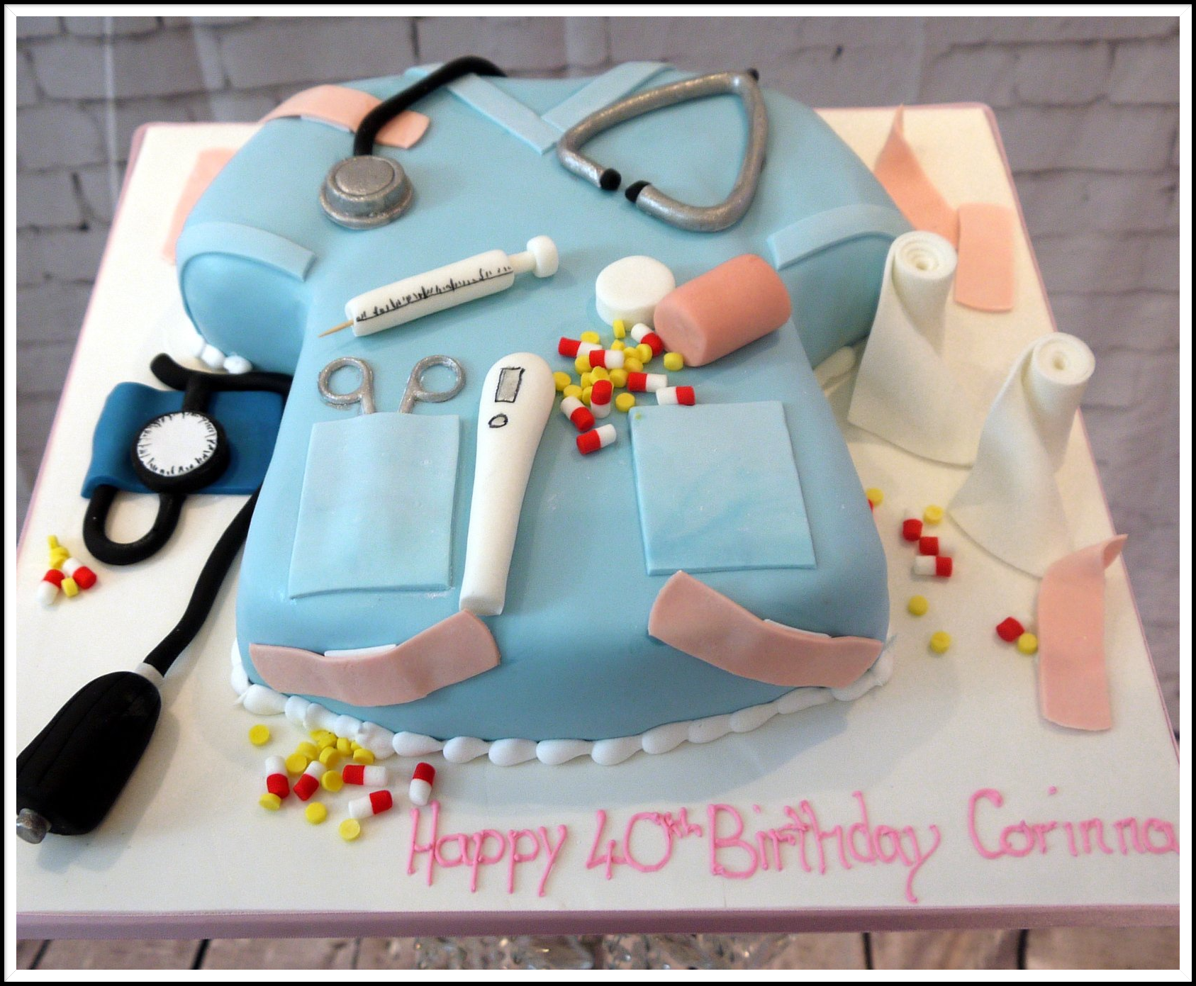 Nurses u iform cake