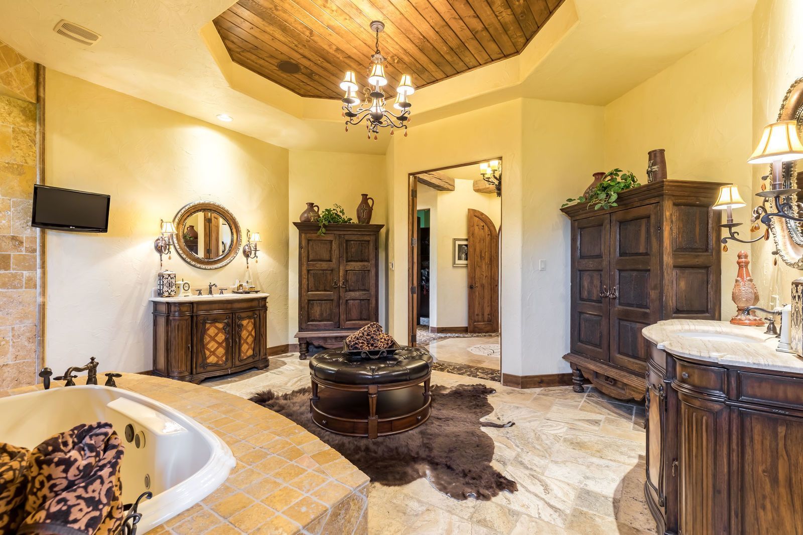 Luxury custom homes in St. Louis and Lake of the Ozarks