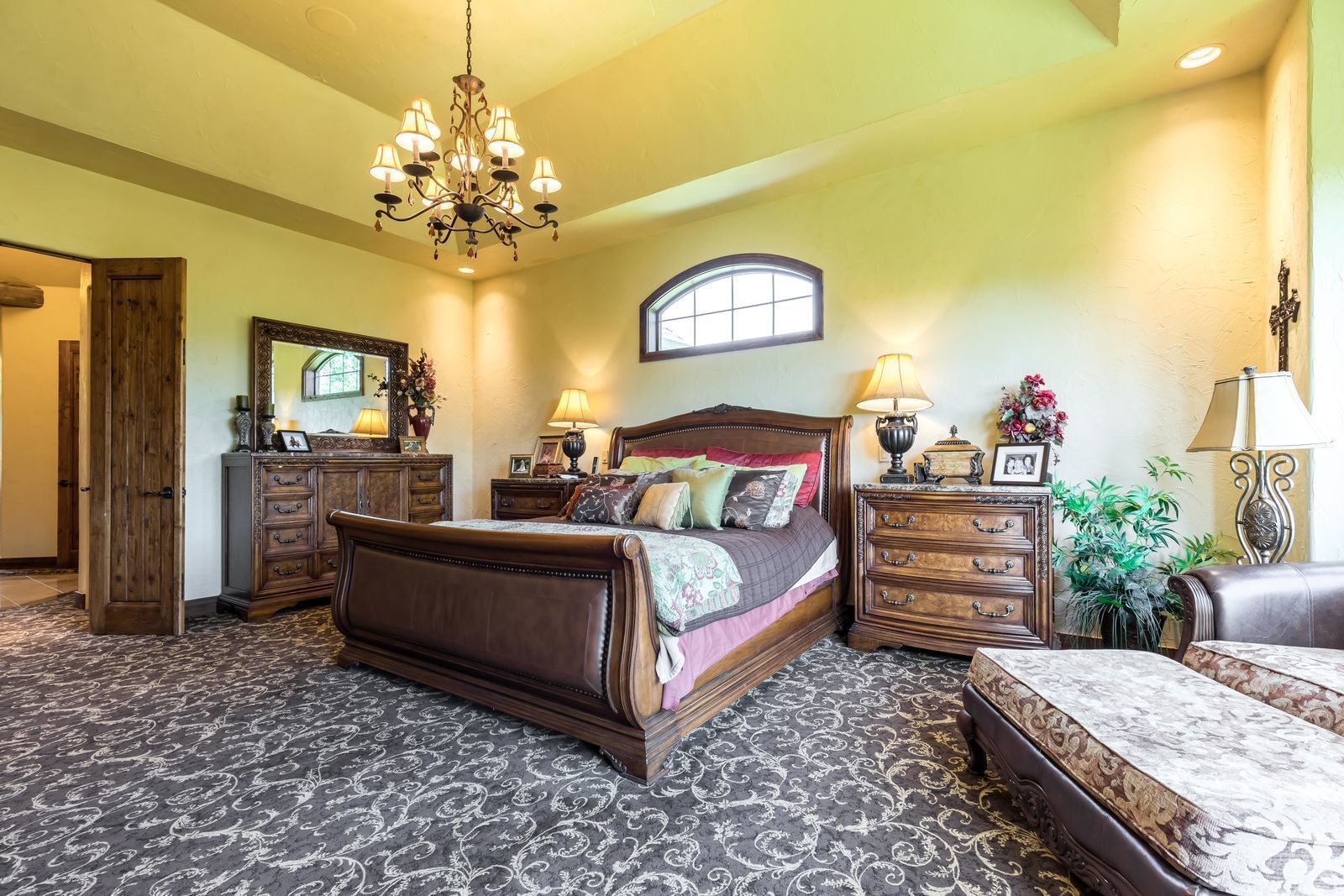 Luxury custom homes in St. Louis and Lake of the Ozarks