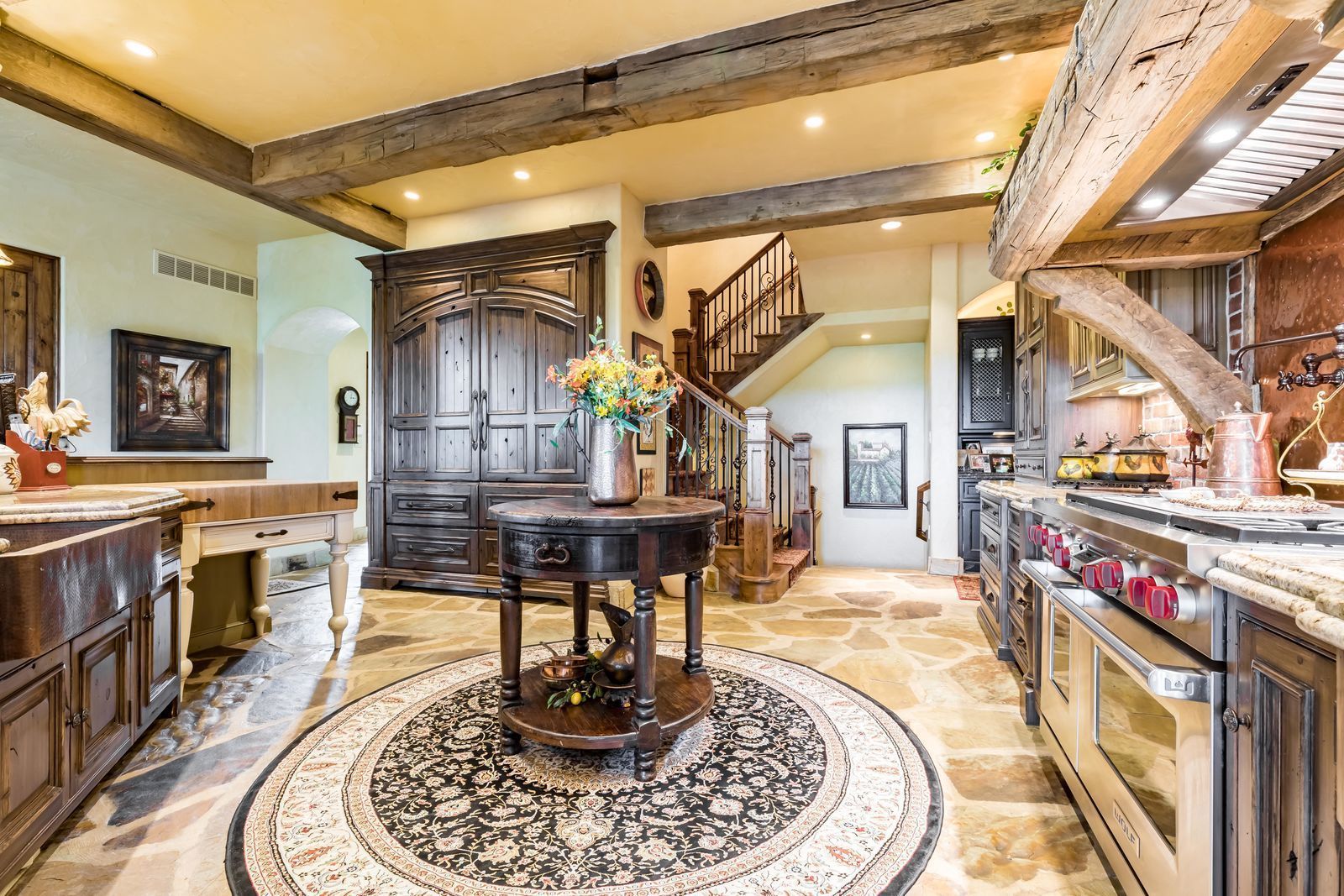 Luxury custom homes in St. Louis and Lake of the Ozarks