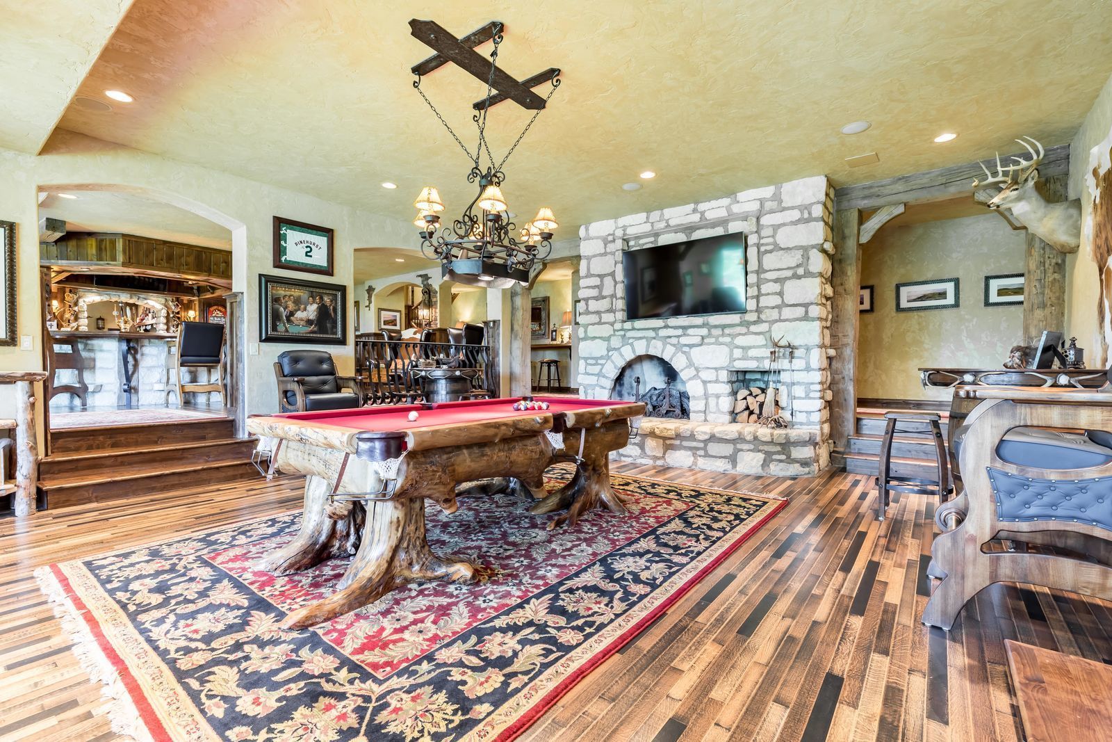 Luxury custom homes in St. Louis and Lake of the Ozarks