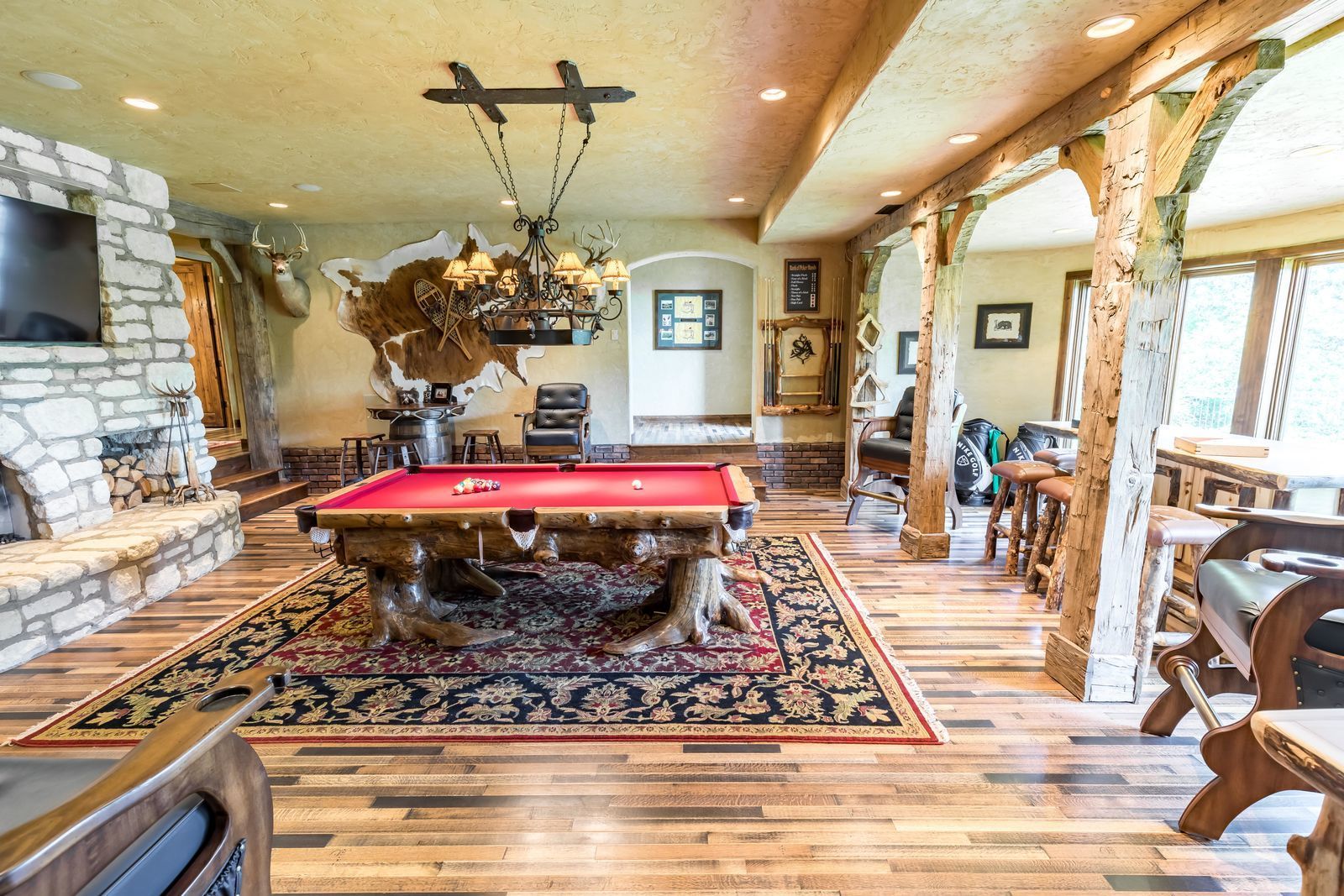 Luxury custom homes in St. Louis and Lake of the Ozarks