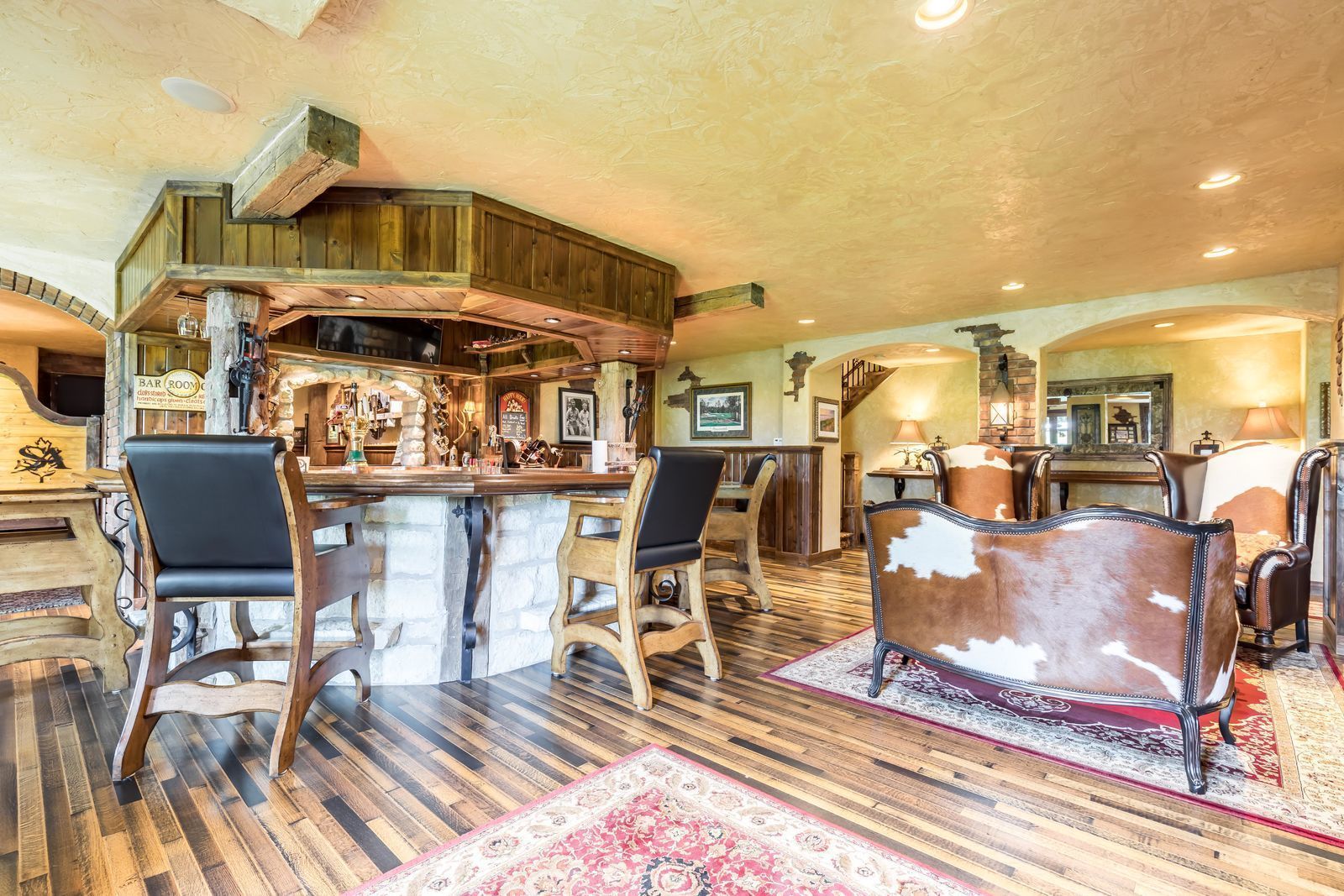 Luxury custom homes in St. Louis and Lake of the Ozarks