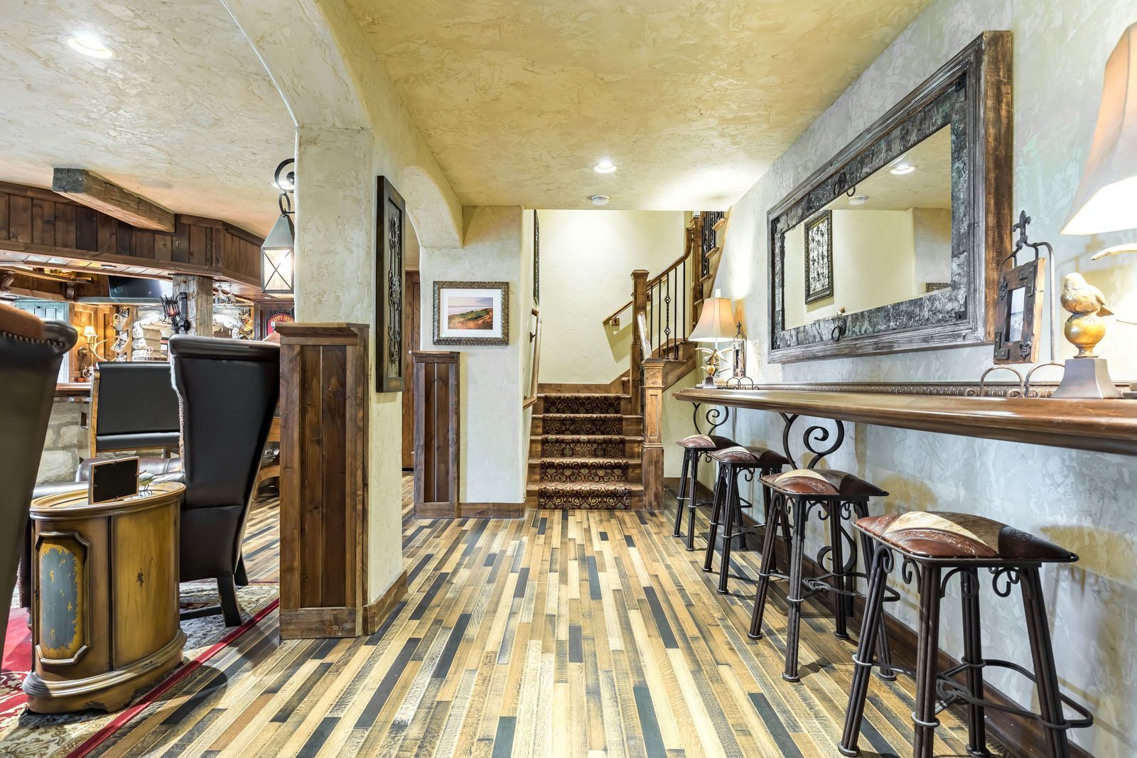 Luxury custom homes in St. Louis and Lake of the Ozarks