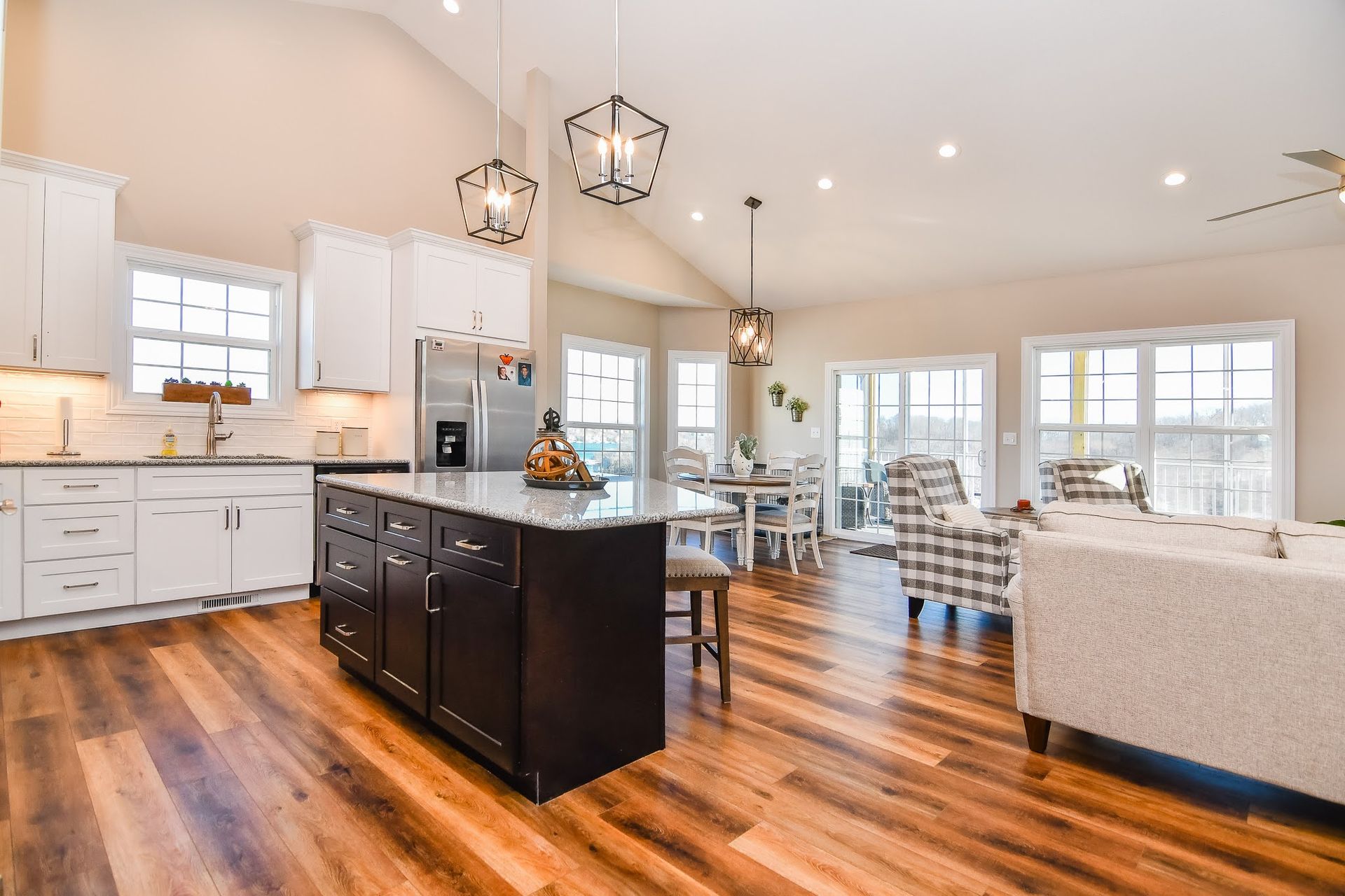 Luxury custom homes in St. Louis and Lake of the Ozarks