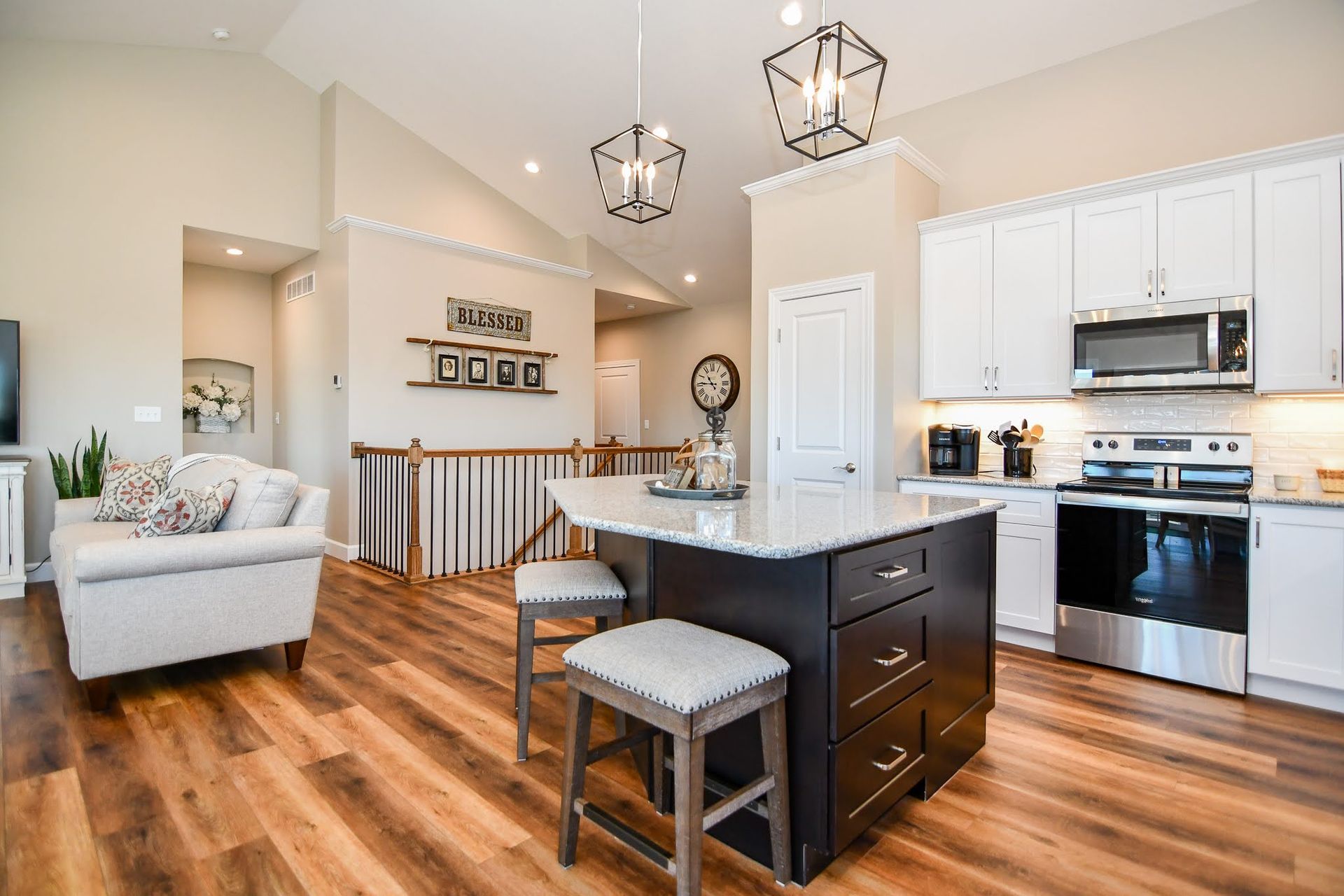 Luxury custom homes in St. Louis and Lake of the Ozarks