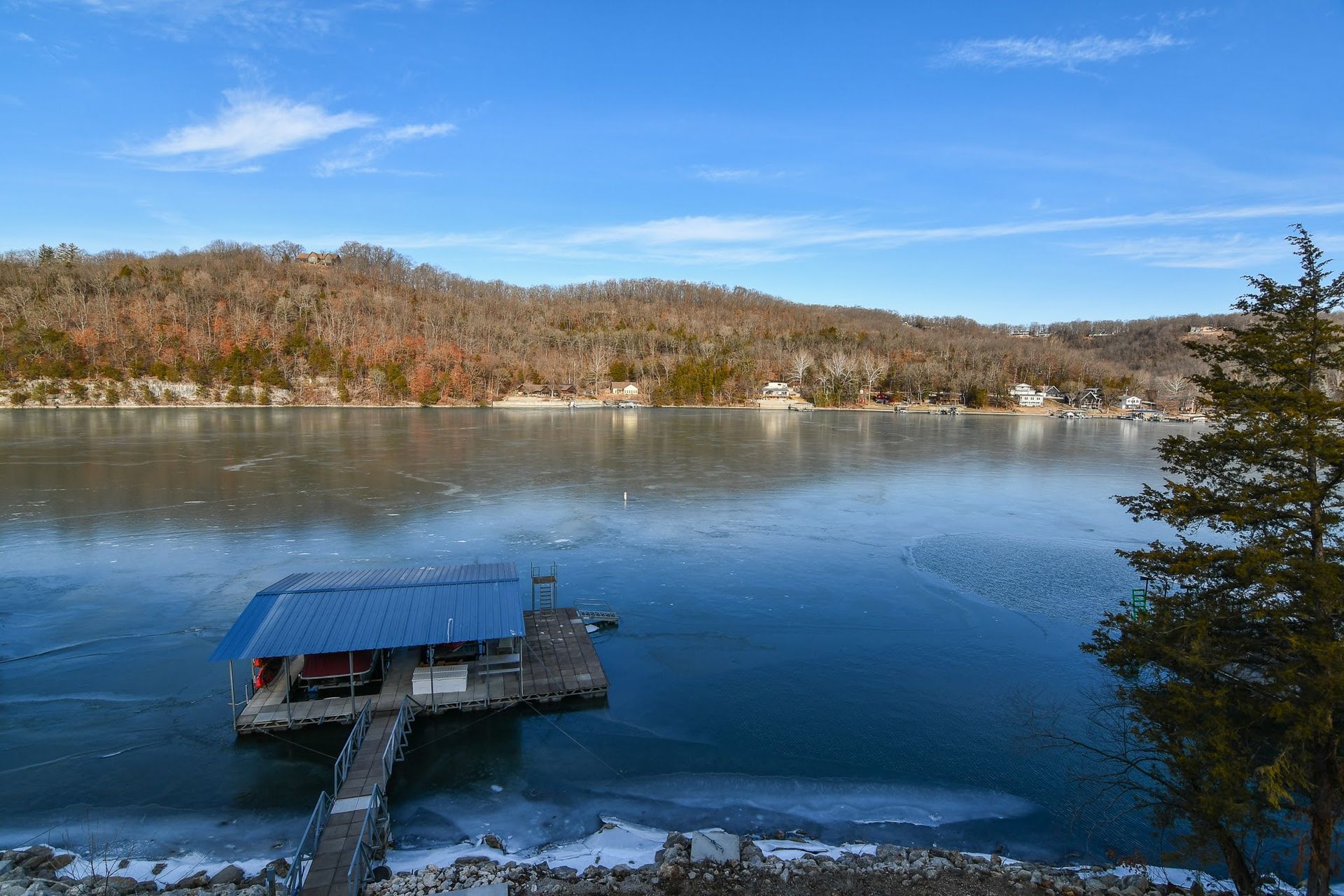 LuLuxury custom homes in St. Louis and Lake of the Ozarksxury custom homes in St. Louis and Lake of the Ozarks