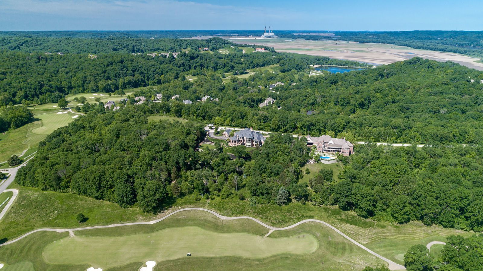 Luxury custom homes in St. Louis and Lake of the Ozarks