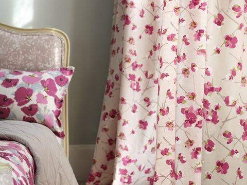 pink and beige colour curtain