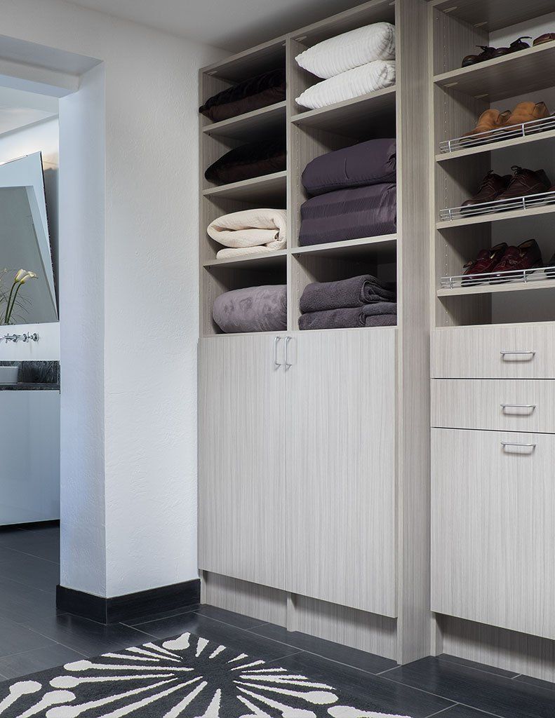 Custom Closet Shelving System