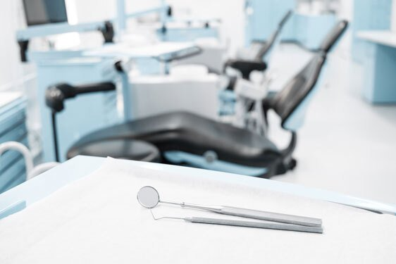 Behandlungszimmer der Zahnarztpraxis