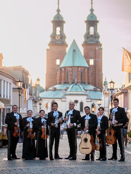 Mariachi Internacional del Real con imagen profesional