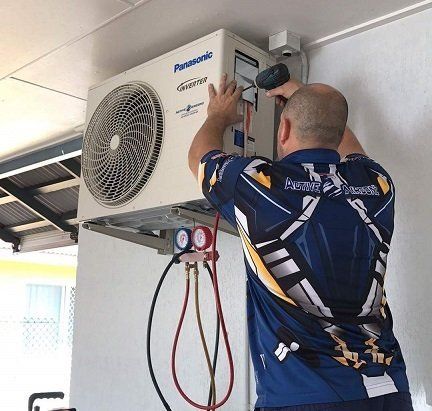Technician Repair and Cleaning Air-condition —  Air Conditioning in Darwin