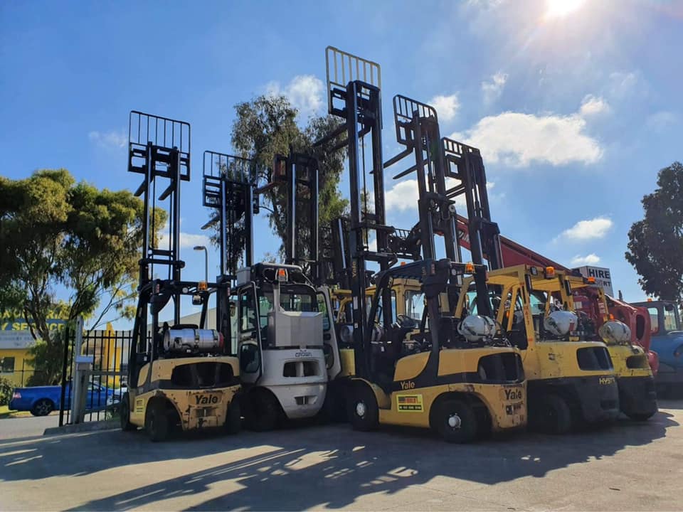 1800 forklift img-15