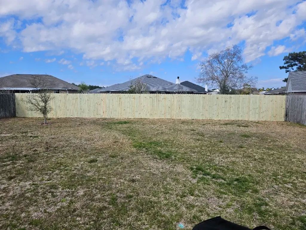 Beautiful Upgrade on a Standard 6ft Privacy Fence in Navarre, FL!